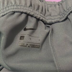 Nike Dry-Fit Gray Large